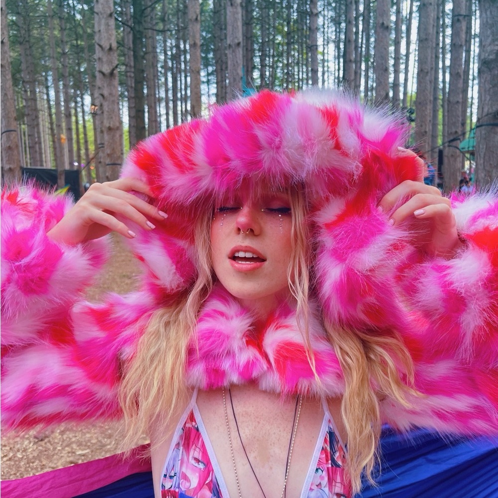 Vibrant Pink and White Faux Fur Bucket Hat and Bolero Set